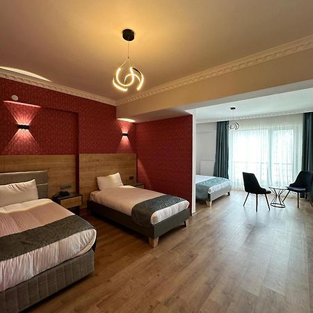 Orient Hotel Van Esterno foto